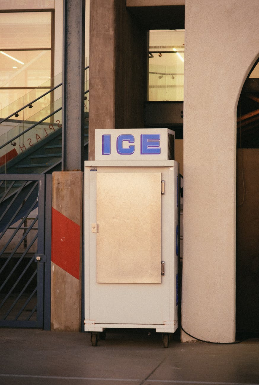 photo of an old ice cube refrigerator